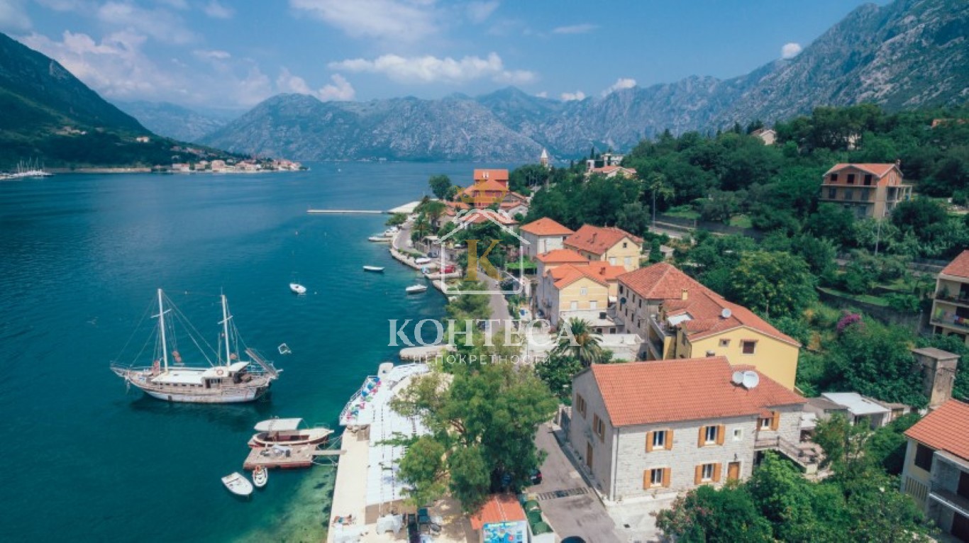 Котор, Доброта — каменная вилла на первой линии